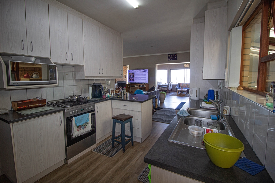 4 Bedroom Property for Sale in Franskraal Western Cape